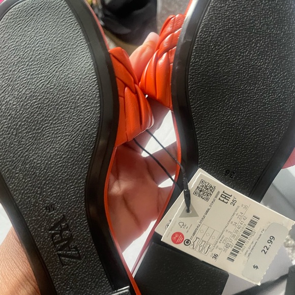 Zara Slides , Size US 6 W - Picture 2 of 2